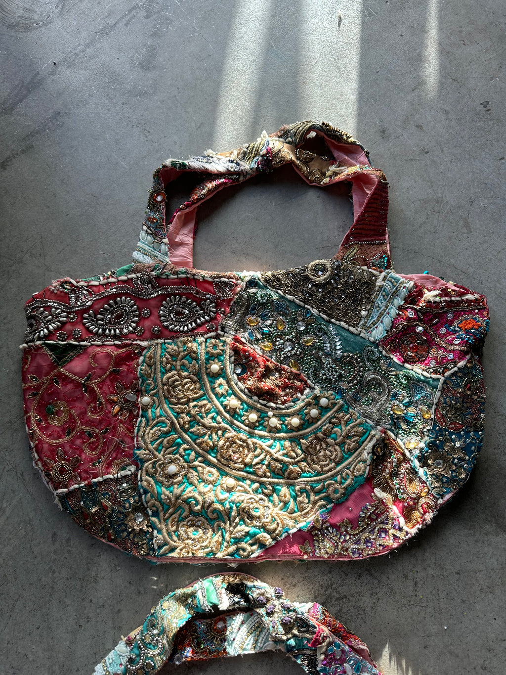 dmtri | tote